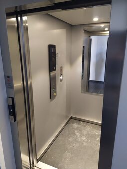 Ponúkame na predaj slnečný 2-izbový byt o výmere 54 m² v mod