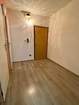 Sprostredkujeme prenájom 1 izbového bytu na ulici Janka Kráľ