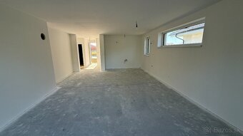 Ponúkame Vám na predaj dve moderné 4-izbové NOVOSTAVBY RD v 