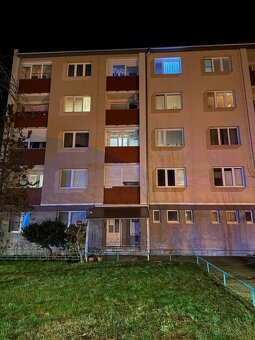 Ponúkame na predaj aj prenájom priestranný 3-izbový byt nach