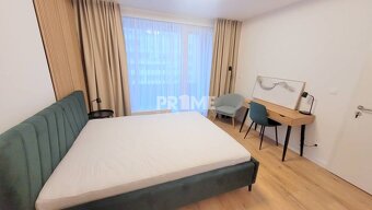 Ponúkame na prenájom veľmi exkluzívny, slnečný, designový, h