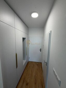 Ponúkame na predaj v novostavbe garzónku s lodžiou v projekt