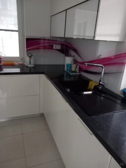 Predám rodinný dom v obci Mikušovce 110m2...pozemok 1800m2+ 