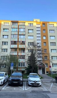 Ponúkame na predaj 1-izb. byt na ul. J.Stanislava, Karlova V
