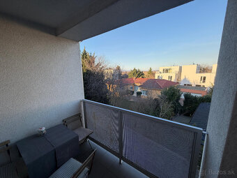 Ponúkame na prenájom priestranný 2-izbový byt o výmere 61 m²