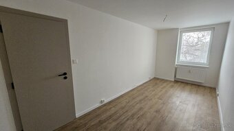 ** NOVINKA ** Ponúkam na predaj NOVOZREKONŠTRUOVANÝ 3-izbový