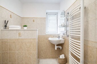 Ponúkam na prenájom priestranný byt s výmerou 60 m². Byt sa 