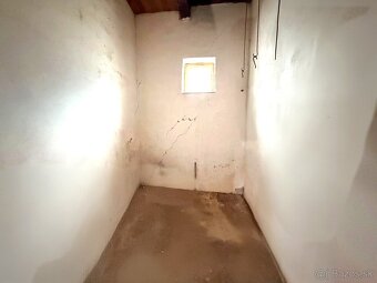Ponúkame na predaj starší rodinný dom v obci Poša, postavený