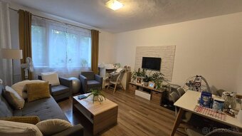 EXKLUZÍVNE - KOMPLETNE ZREKONŠTRUOVANÝ 3-IZBOVÝ BYT + LOGGIA