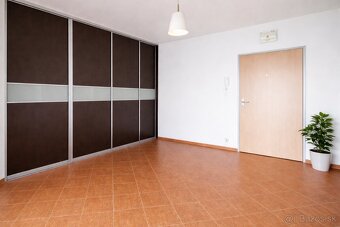V zastúpení majiteľa ponúkame na predaj 2-izbový byt na Jégé