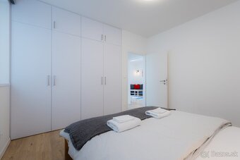 Ponúkame na predaj výnimočný 3-izbový apartmán v novom a arc