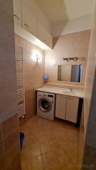 Prenájom priestranného 3-izbového bytu, 87 m² – Krížna ulica