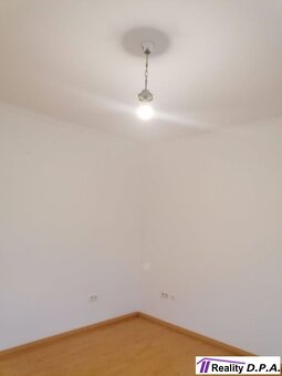 Ponúkame Vám na dlhodobý prenájom rodinný dom po staršej rek
