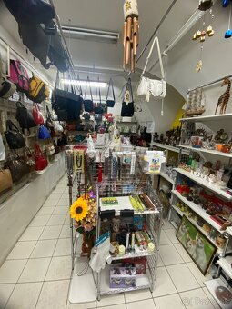 Eladó 30 m²-es üzlethelyiség a vásárcsarnokban
Egészségügyi 