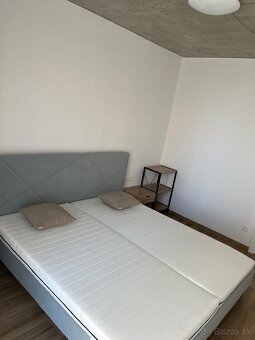 Ponúkame na prenájom luxusný, priestranný, 2 izbový byt s kr