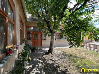 NA PREDAJ: Rodinný dom s rozľahlým pozemkom /cca 3000 m²/ a 