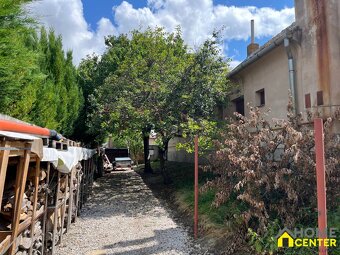 NA PREDAJ: Rodinný dom s rozľahlým pozemkom /cca 3000 m²/ a 