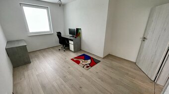 Hľadáte bývanie, ktoré spája komfort bytu s výhodami rodinné