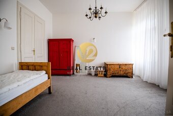 Maroš Vereš +421 904 086 200 e-mail: maros.veres@v2realestat