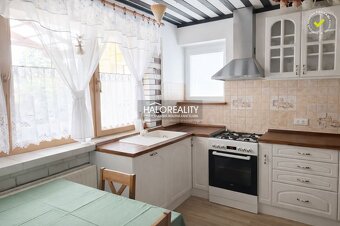 Realitná kancelária HALO reality a Bohuslava Záborská, konta