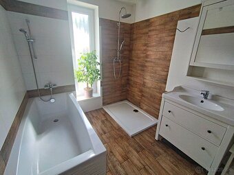 Ponúkam na predaj priestranný 4-izbový rodinný typu bungalov