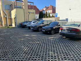 Predmetom ponuky je DOM, ktorý sa nachádza v centre krajskéh
