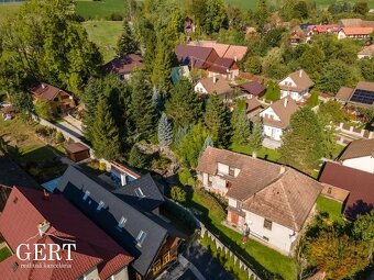 Rodinný dom s jazierkom a záhradným domom na predaj - ticho,