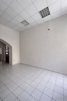 Podnikajte na adrese, ktorú každý pozná – Farská ulica, cent