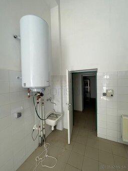 NA PRENÁJOM KOMPLETNE ZARIADENÁ ZÁVODNÁ KUCHYŇA PRI KOMÁRNE
