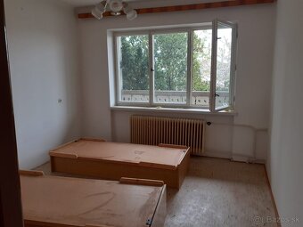 Ponúkame na prenájom horné poschodie dvojpodlažného rodinnéh