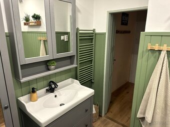 Ponúkame Vám na predaj krásny, dizajnovo zariadený 3-izbový 