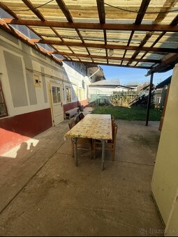 Ponúkame na predaj vo výhradnom zastúpení chalúpku v malebne