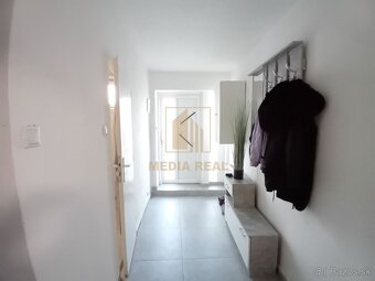 Vo výhradnom zastúpení majiteľa nehnuteľnosti ponúkame na pr