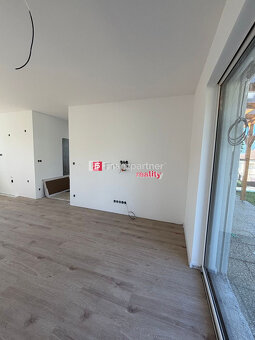 F016-12-ANVA
Na predaj novostavba 3 izbový rodinný dom s gar