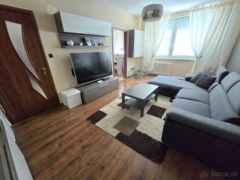 Predáme pekný, svetlý, trojizbový byt so samostatnými izbami
