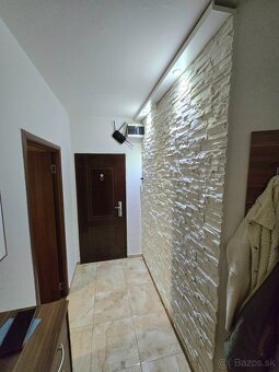 Predáme pekný, svetlý, trojizbový byt so samostatnými izbami