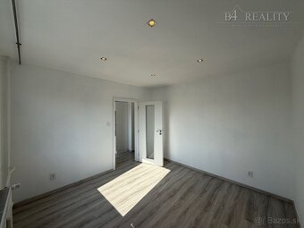 Ponúkame Vám na predaj slnečný 3 izbový byt s celkovou výmer