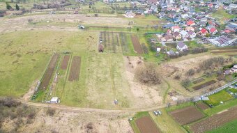 Ponúkame k predaju atraktívny rovinatý slnečný pozemok určen
