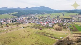 Ponúkame k predaju atraktívny rovinatý slnečný pozemok určen