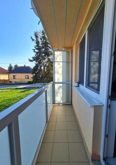 CENA BYTU 115 000EUR CENA GARÁŽE 11 900EUR MOŽNOSŤ KÚPY AJ S