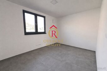 Dom, kde si ráno vychutnáte ticho, slnko a výhľad na hory – 