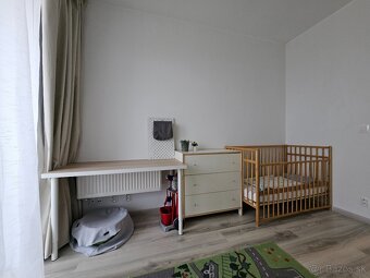 🏡 Na predaj: Moderný 3-izbový byt s balkónom a parkovaním – 