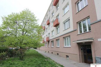 Ponúkame na prenájom 2-izbový, čiastočne zariadený byt na za