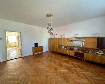 Ponúkame na predaj rodinný dom v obci Jacovce, len pár minút