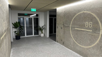 Na prenájom byt 21m2 + 3m2 loggia. 2. poschodie, Kysucká, Te