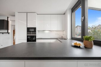 Realitná kancelária RE/MAX Expert Vám ponúka vo výhradnom za