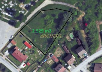 Atraktívny pozemok, ideálny na výstavbu rodinného domu alebo