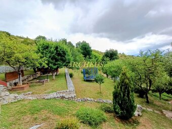 Archeus reality ponúka na predaj peknú, udržiavanú záhradu, 