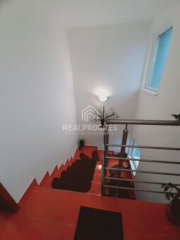 Ponúkame na prenájom zrekonštruovaný a zariadený 3-izbový by