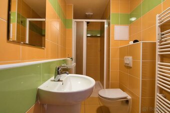 Ponúkame na prenájom 1-izbový byt s výmerou 35 m² v bytovom 